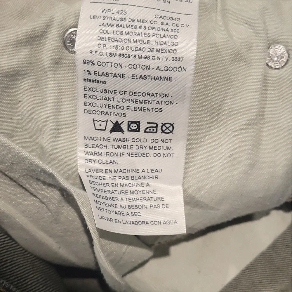 Denizen from Levi's Men's Blue Light Wash Straight Fit Stretch Jeans